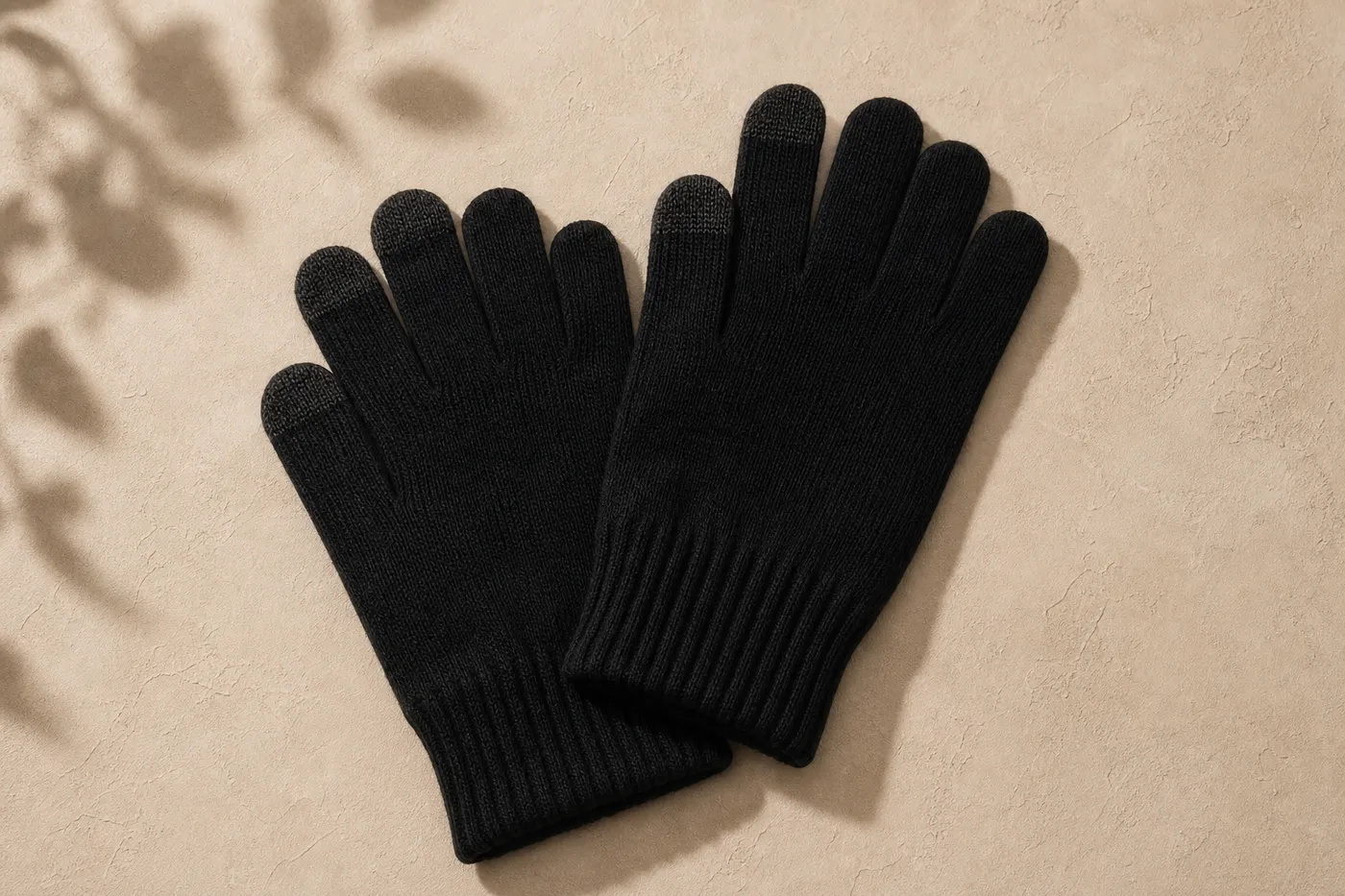 Signature Touchscreen Knit Gloves Limited Edition